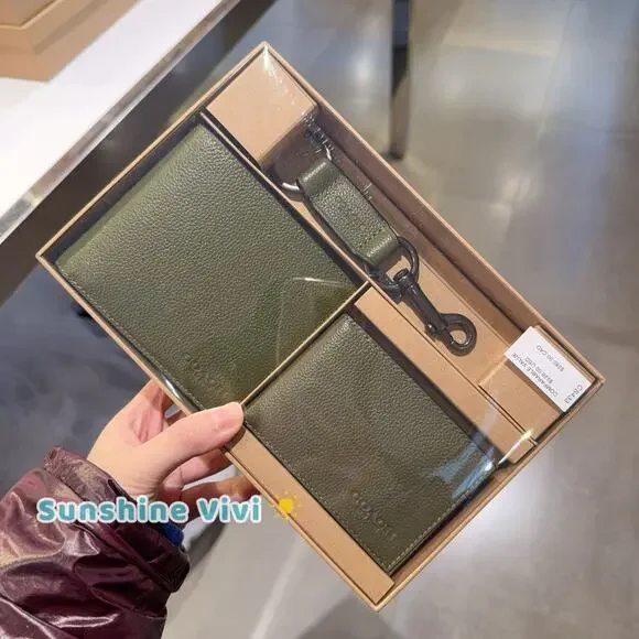 NWT Coach Boxed 3 In 1 Bifold Wallet Set With Key Fob Leather CS433 Olive - Picture 4 of 6